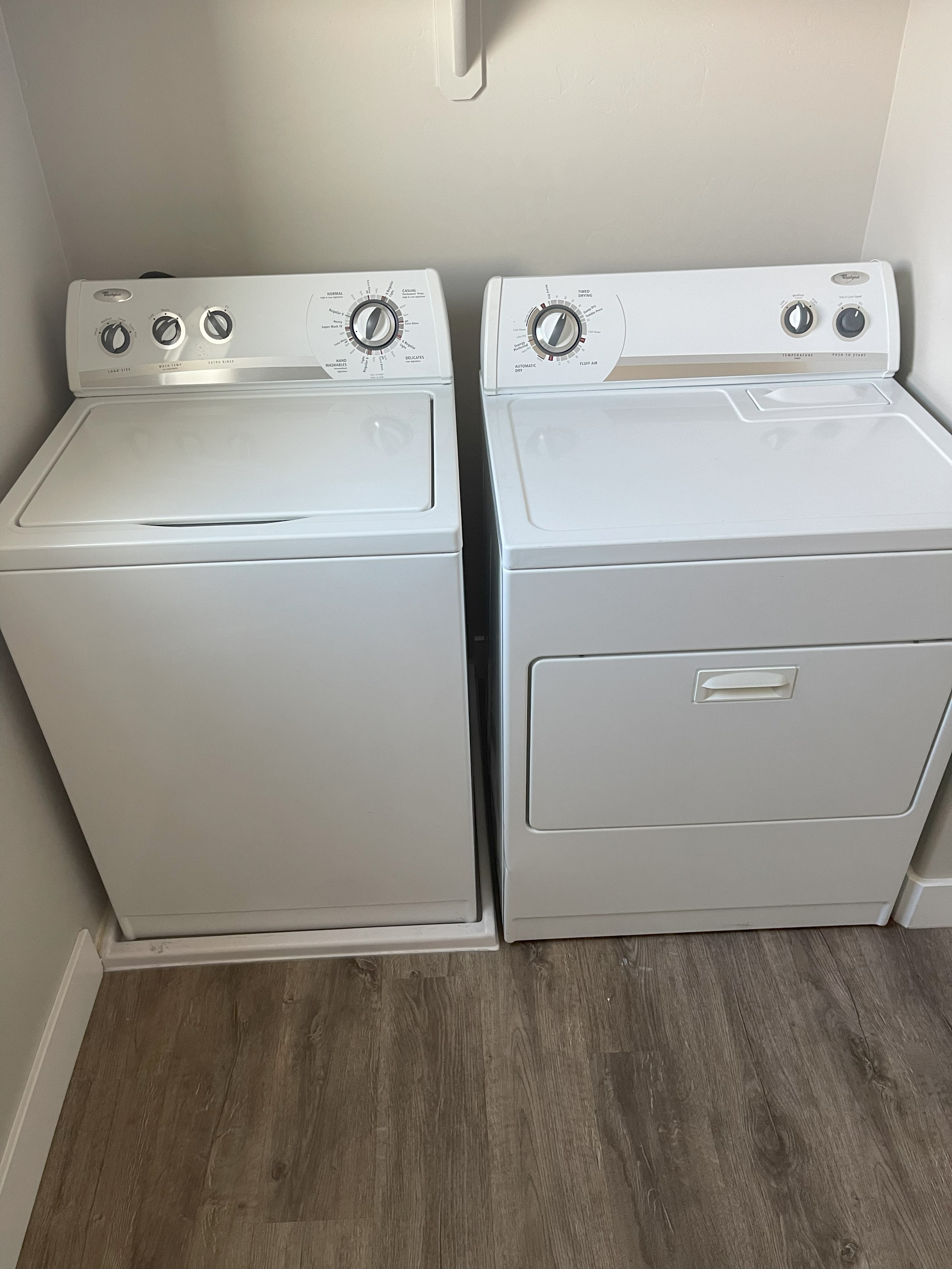 https://utahappliancerental.com/images/washer-dryer-set.jpg